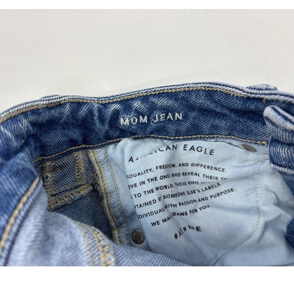 AMERICAN EAGLE Womens Mom Jean Distressed Stretch High Rise Blue Denim Size 00 - Picture 6 of 10